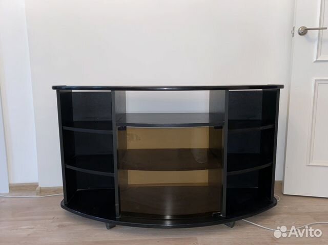 Стеклянная тумба под телевизор Стеклянная тумба под телевизор