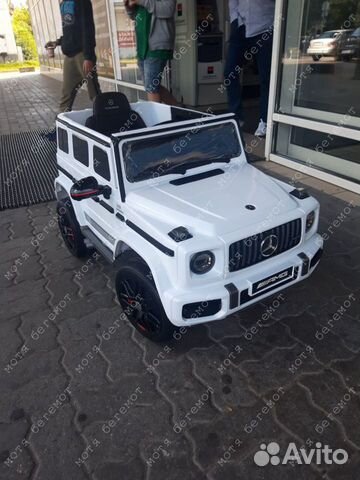 Детский электромобиль Мерседес 63 белый 2022