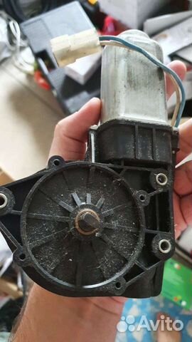 Электростеклоподъемник передний правый