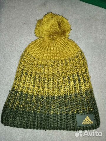 Шапка Adidas на флисе обхват 57,чуть тянется