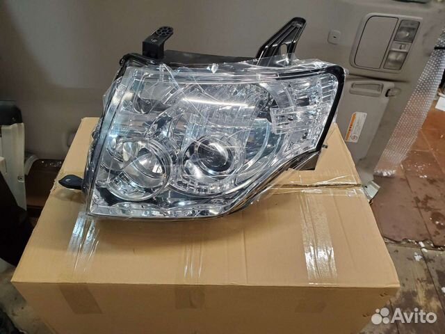 Фара левая под ксенон Паджеро 4