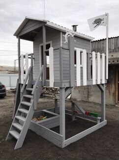 Детский игровой домик из дерева