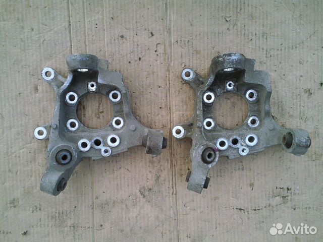 Поворотный кулак задний правый Nissan Teana J31