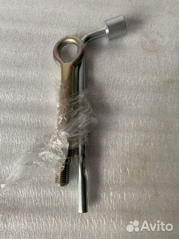 Буксировочный крюк Mazda 6 2020 год балонный ключ