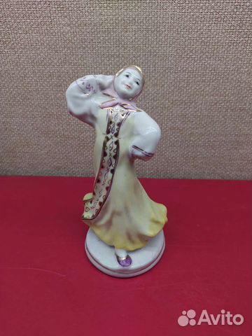 Фарфоровые статуэтки старая Гжель