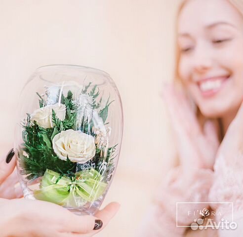 Розы в колбе, цветы в вакууме,подарок к выпускному