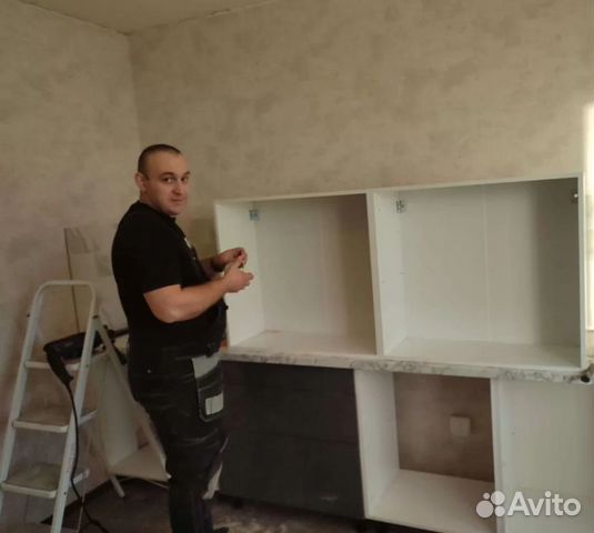 Мастер на час. Установка карнизов, люстр, розеток