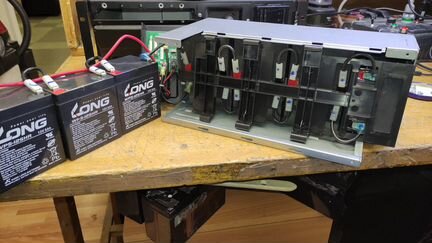 Бесперебойник apc 500. Упс бесперебойник. Apc back-ups cs 500. Обслуживание ибп. Арс back-ups es 525.