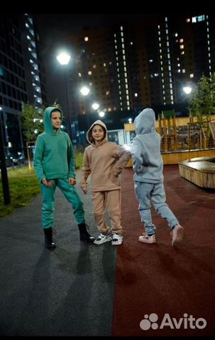 Спортивные костюмы разные цвета девочки и мал