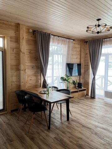 2-к. квартира, 60 м², 1/3 эт.