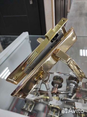 Замки врезные с ручками