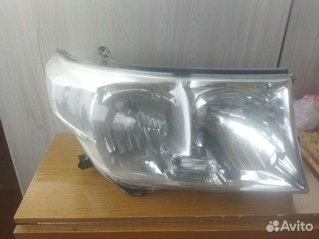 Фара правая toyota land cruiser 200