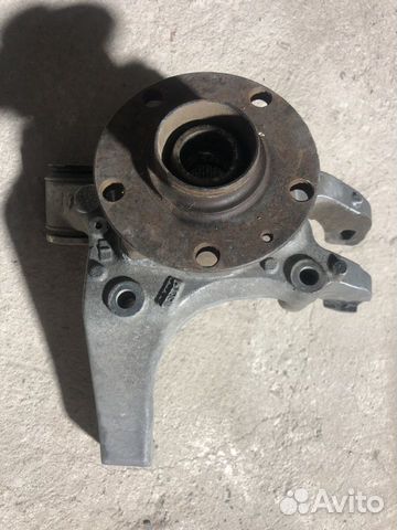 Задний левый кулак Ауди а8 д3