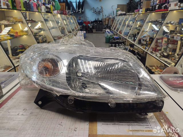 Фара Renault Sandero 1