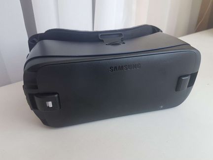Очки виртуальной реальности Samsung Gear VR