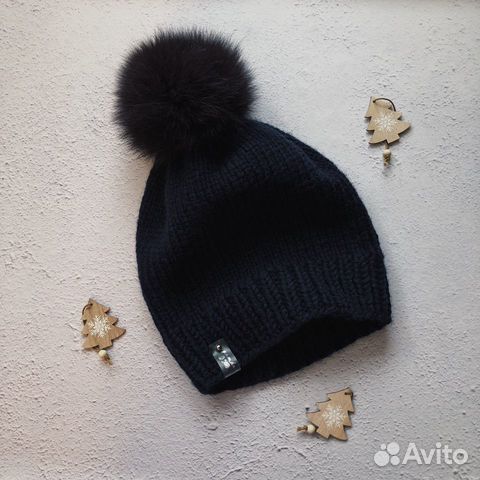 Шапочка с натуральным помпоном