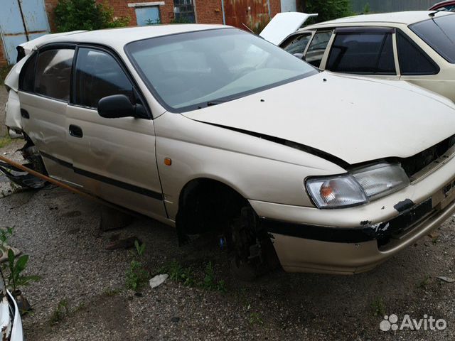 Таёта карина Toyota Carina