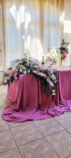 Аренда цветочной композиции, цветы на свадьбу