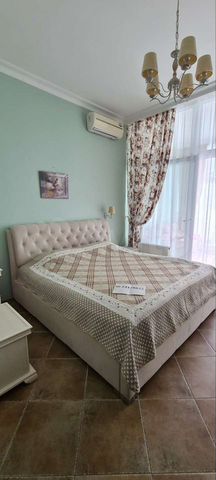 2-к. квартира, 73 м², 2/4 эт.