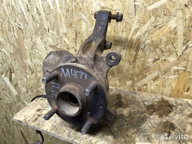 Цапфа передняя правая Chevrolet Lacetti хетчбек