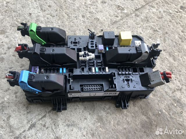 Блок предохранителей задний opel astra H LJ