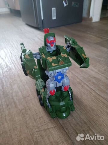 Игрушка танк/робот