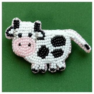 Брошка из бисера коровка