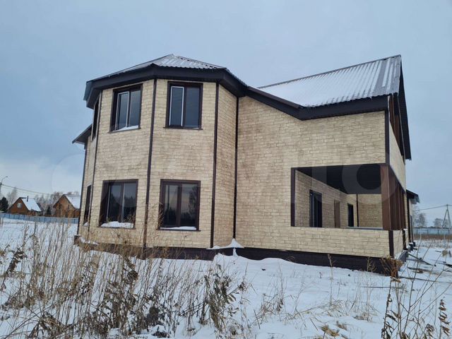 Дом 375,2 м² на участке 12 сот.