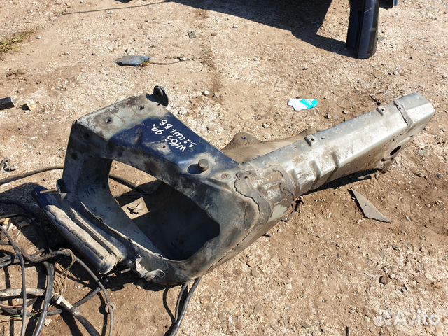 Лонжерон передний левый очко фары m ml w163 163 мл