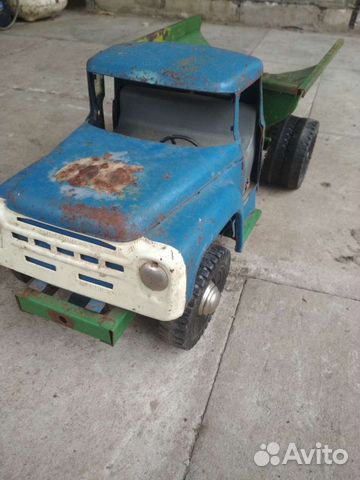 Советская железная игрушка ЗИЛ 130 самосвал