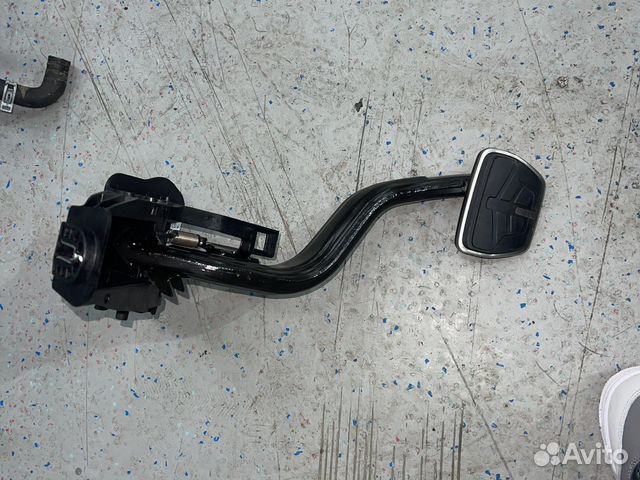 Педаль тормоза BMW G30 G31