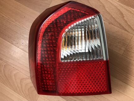 Фонарь левый наружный Volvo XC70 2