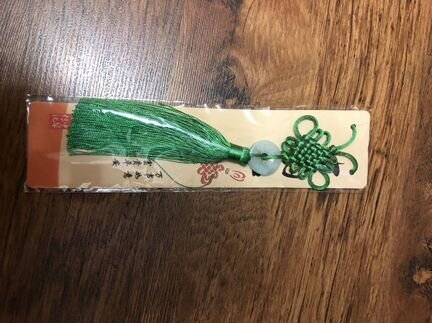 Украшение на зеркало для автомобиля