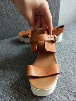 Босоножки новые 39