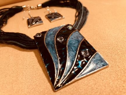 Колье и серьги