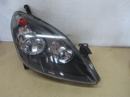 Фара правая Опель Зафира б