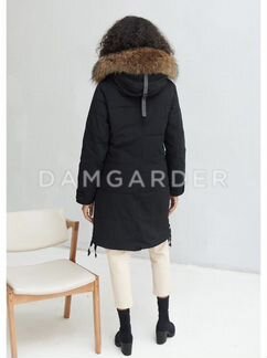 Парка новая зимняя женская с мехом енота