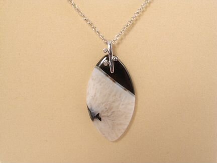 Подвеска Талый снег (черно-белый агат)