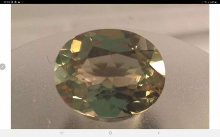 Султанит диаспор,меняющий цвет: камень с огранкой