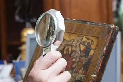 Оценка антиквариата(мебель, царская символика и тд