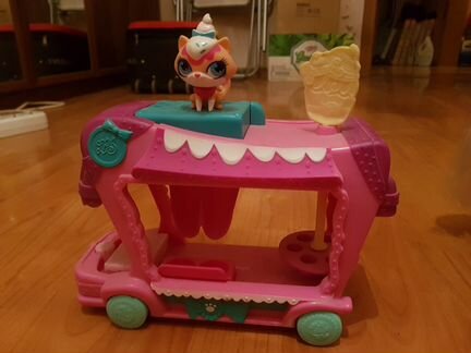 Littlest pet shop