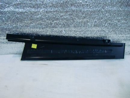 Накладка задней левой двери Mercedes GLC X253