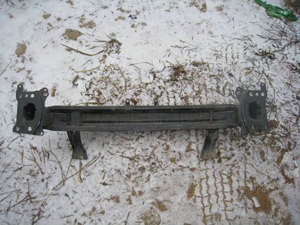 Volkswagen passat B 6 усилитель передний