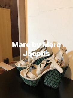 Босоножки Marc by Marc Jacobs на танкетке