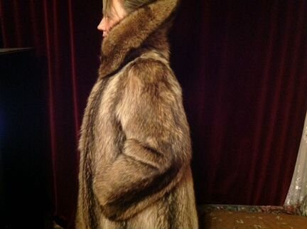 Шуба из шкур енота