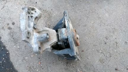 Подушка двигателя правая Nissan X-Trail T31 2,5L