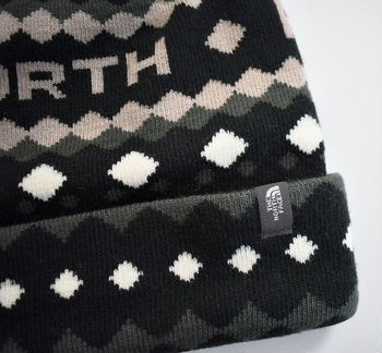 Новая шапка с помпоном the north face. оригинал