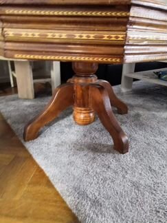 Стол антикварный журнальный низкий