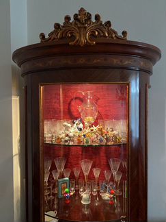 Шкаф витрина