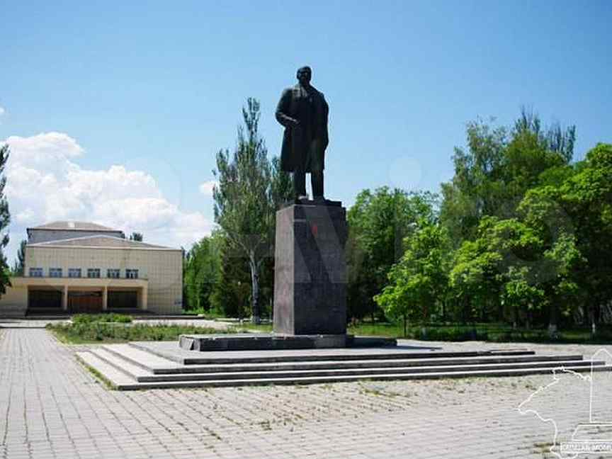 Нижнегорск. Памятник Ленину Нижнегорский. Пгт Нижнегорский Крым. Достопримечательности Нижнегорска. Нижнегорский Крым памятник.